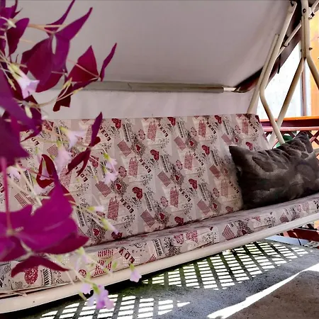 Domboldal Vendeghaz Appartamento *