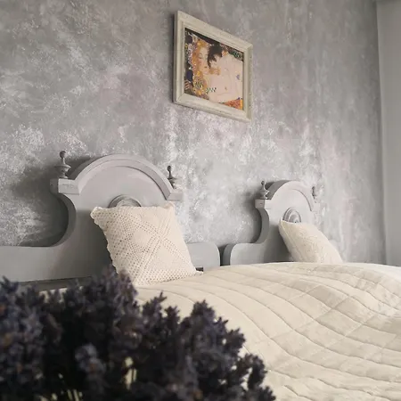 Domboldal Vendeghaz *