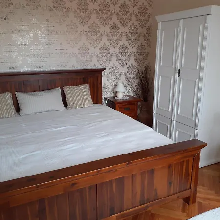 Domboldal Vendeghaz Noszvaj