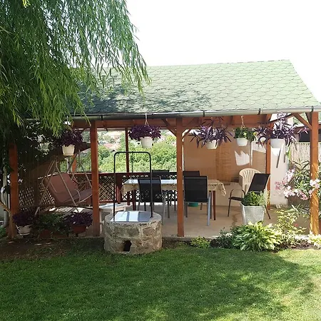 Domboldal Vendeghaz *