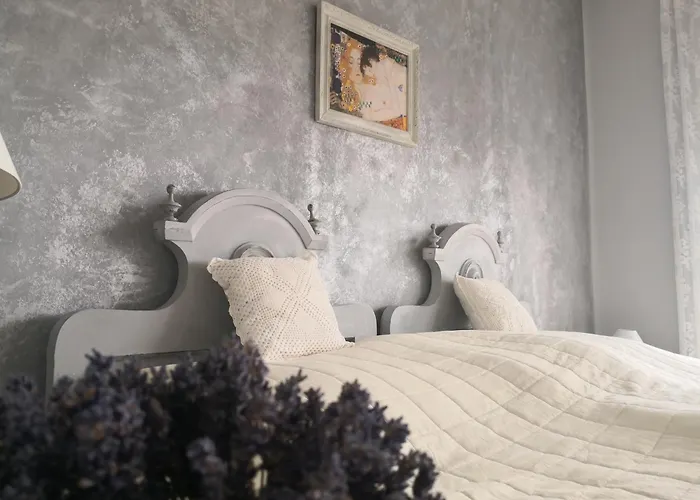 Domboldal Vendeghaz *